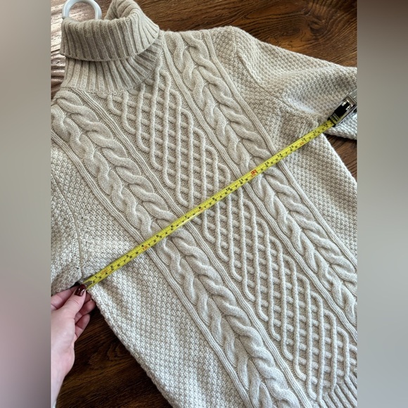 MASSIMO DUTTI beige wool turtleneck sweater (S) - Picture 7 of 8